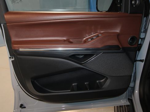 New 2026 Lincoln Navigator L Reserve AWD/4WD image 4