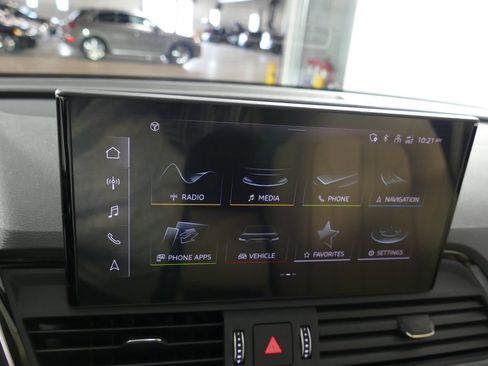 Used 2023 Audi Q5 2.0T Premium w/ Convenience Package AWD/4WD image 18