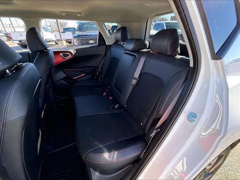 Used 2025 Kia Soul GT-Line image 19