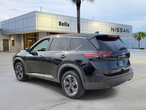 Certified 2025 Nissan Rogue SV FWD image 6
