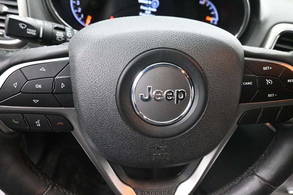 Used 2018 Jeep Grand Cherokee Overland AWD/4WD image 17