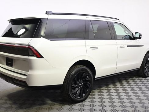 New 2026 Lincoln Navigator Reserve w/ Jet Appearance Package AWD/4WD image 7