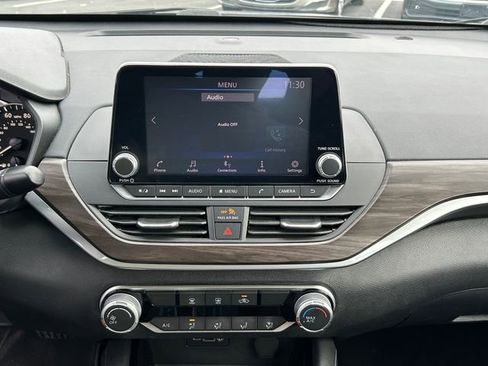 Used 2023 Nissan Altima 2.5 SV FWD image 14