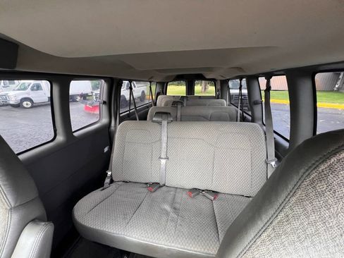 Used 2009 Chevrolet Express 3500 Extended Passenger w/ LT Preferred Equipment Group image 11