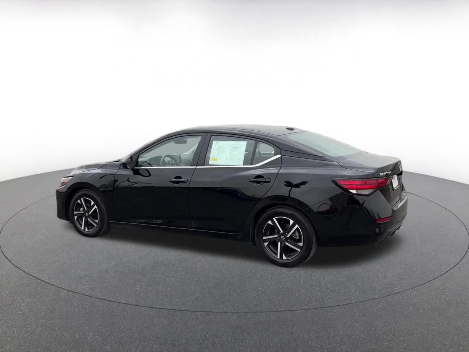 Used 2025 Nissan Sentra SV FWD image 9