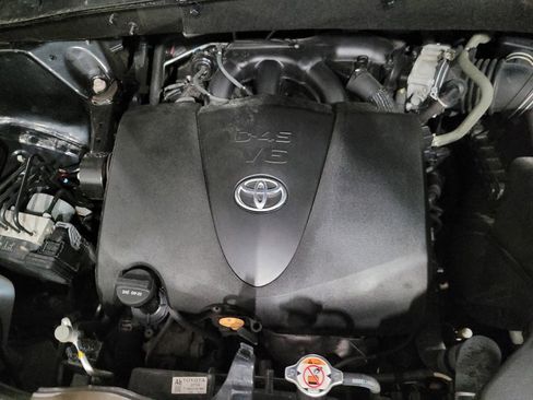 Used 2019 Toyota Highlander LE AWD/4WD image 30