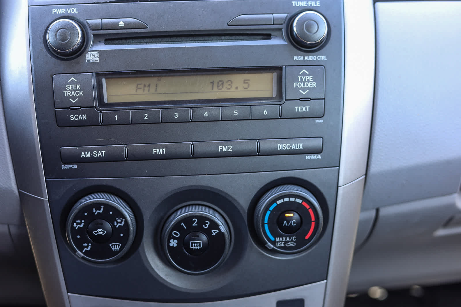 Used 2011 Toyota Corolla LE FWD image 23