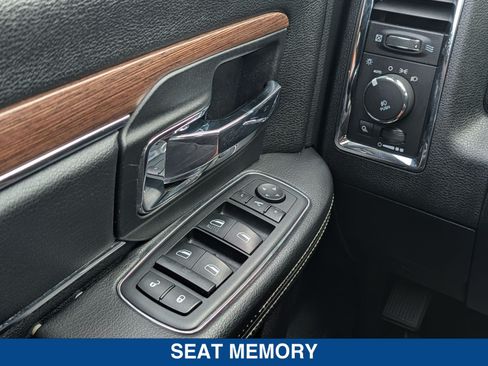 Used 2015 RAM 3500 Laramie w/ Convenience Group AWD/4WD image 24