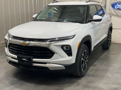 Used 2025 Chevrolet TrailBlazer LT AWD/4WD image 4