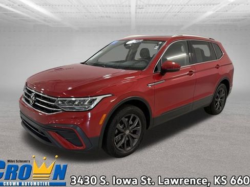 Certified 2023 Volkswagen Tiguan SE w/ Panoramic Sunroof Package FWD image 1