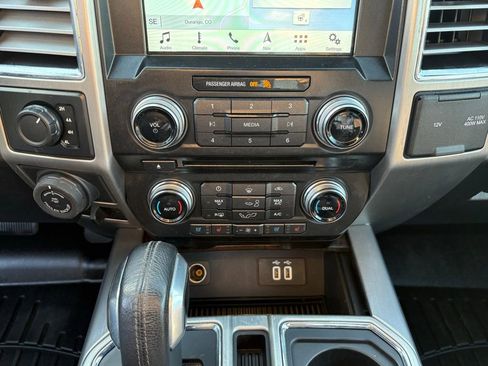 Used 2016 Ford F150 Platinum w/ Equipment Group 701A Luxury image 17