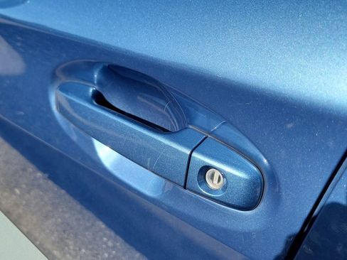 Used 2021 Subaru Crosstrek 2.0i Premium image 6