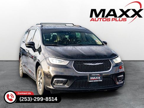 Used 2021 Chrysler Pacifica Touring-L image 1