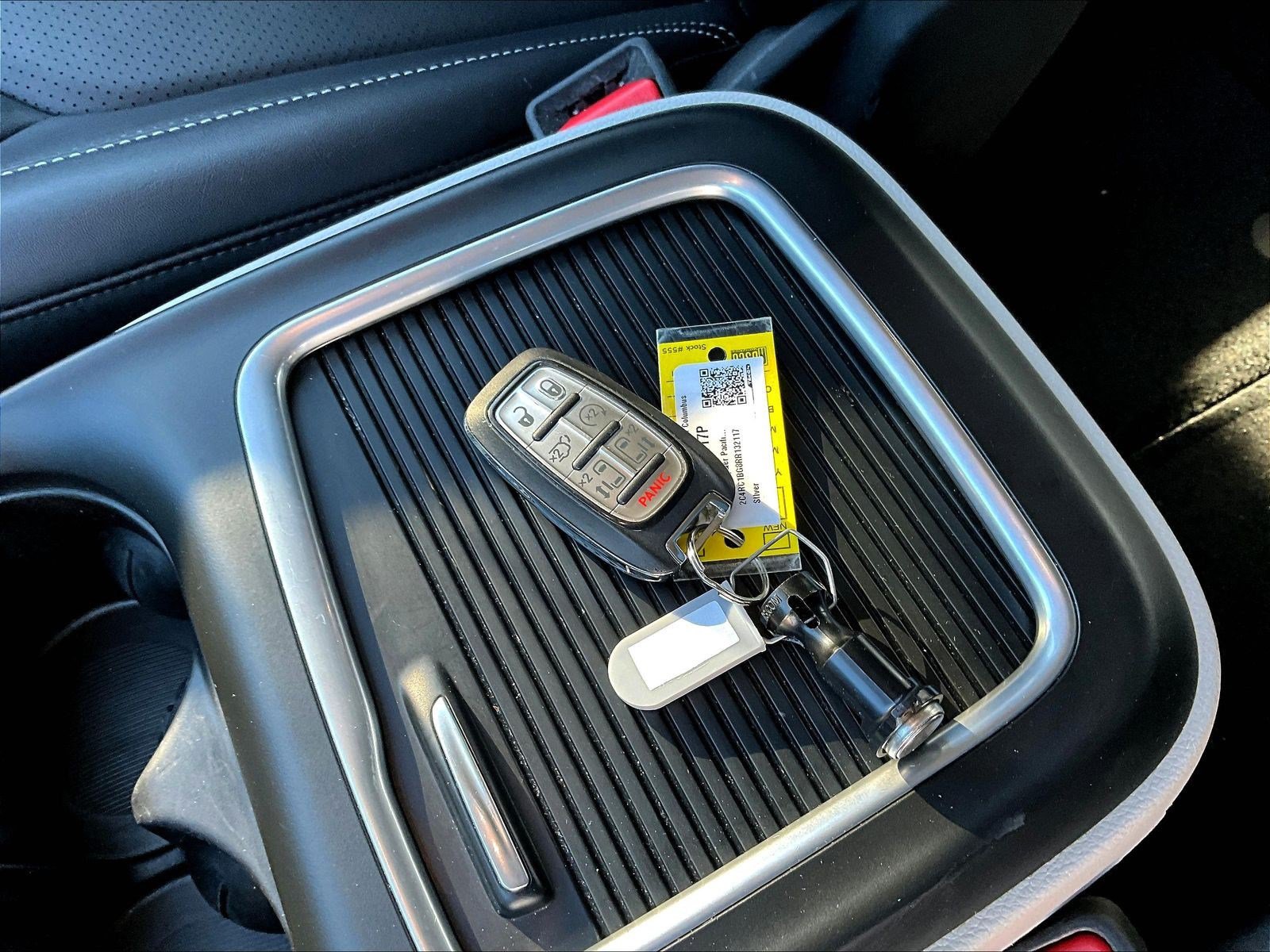 Used 2024 Chrysler Pacifica Touring-L FWD image 33