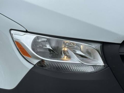 Used 2024 Mercedes-Benz Sprinter 2500 image 13