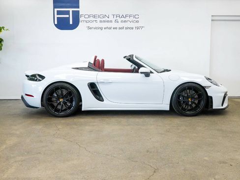 Used 2020 Porsche 718 Boxster Spyder RWD image 23