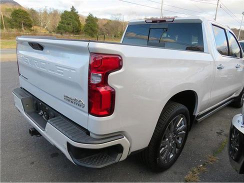 Used 2019 Chevrolet Silverado 1500 High Country w/ High Country Premium Package image 41