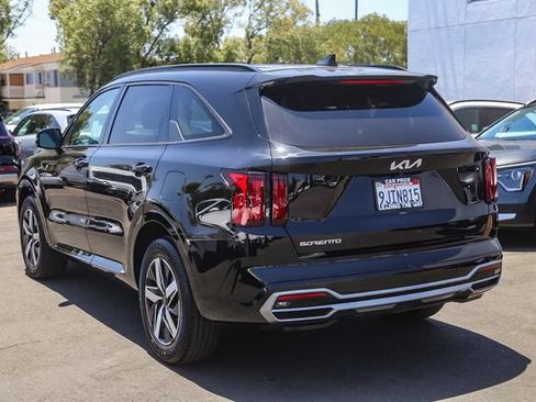 Used 2023 Kia Sorento S FWD image 8