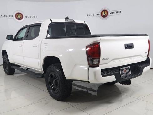 Used 2022 Toyota Tacoma SR image 4