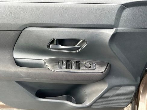Used 2025 Nissan Kicks S AWD/4WD image 20