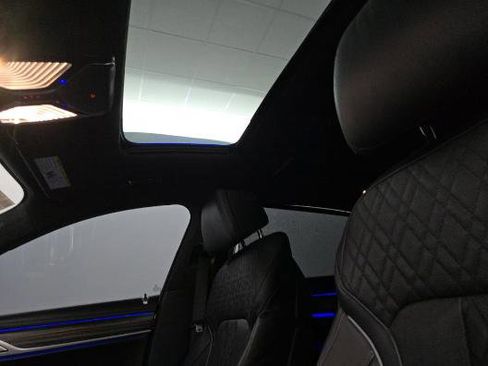 Used 2020 BMW M760i xDrive image 10