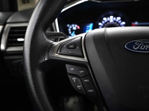 Used 2020 Ford Fusion SE image 24