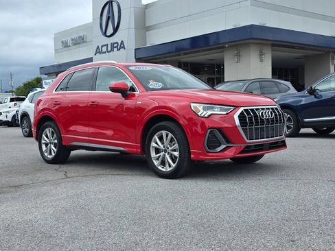 Used 2025 Audi Q3 2.0T Premium AWD/4WD image 2