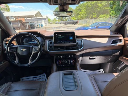 Used 2022 Chevrolet Suburban High Country AWD/4WD image 25