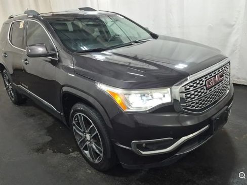 Used 2019 GMC Acadia Denali w/ Technology Package FWD image 5