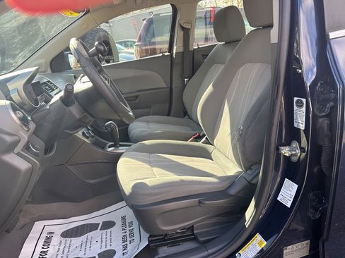 Used 2015 Chevrolet Sonic LT image 22