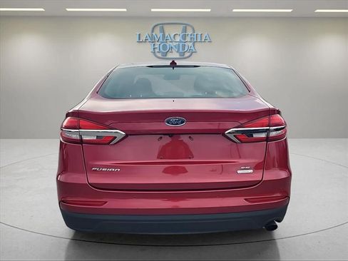 Used 2020 Ford Fusion SE FWD image 4