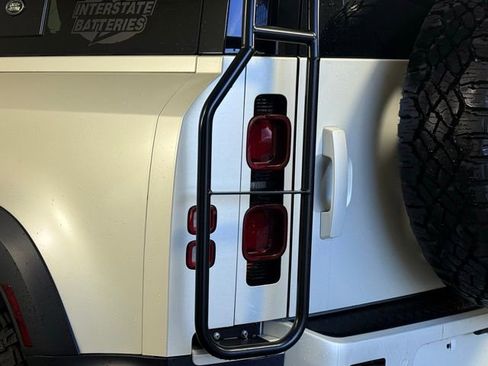 New 2024 Land Rover Defender 110 S image 20
