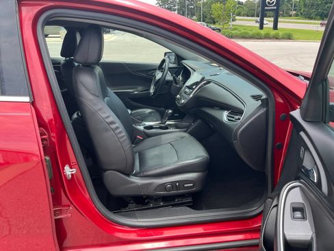 Used 2016 Chevrolet Malibu LT w/ Leather Package FWD image 32