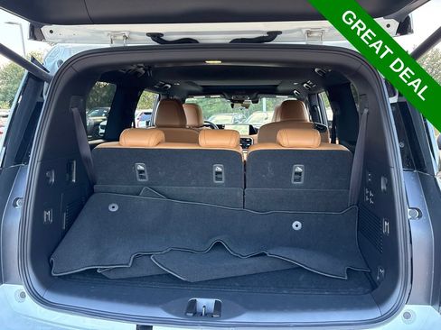 Used 2025 Nissan Armada Platinum Reserve AWD/4WD image 10