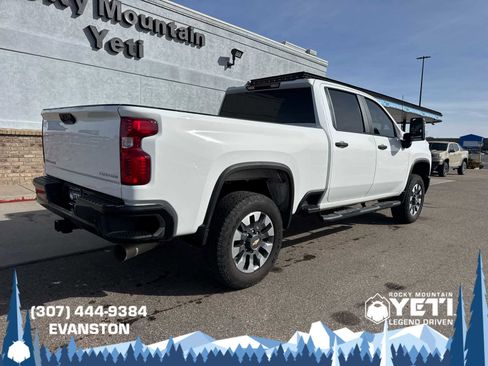 Used 2024 Chevrolet Silverado 2500 Custom w/ Custom Value Package image 3