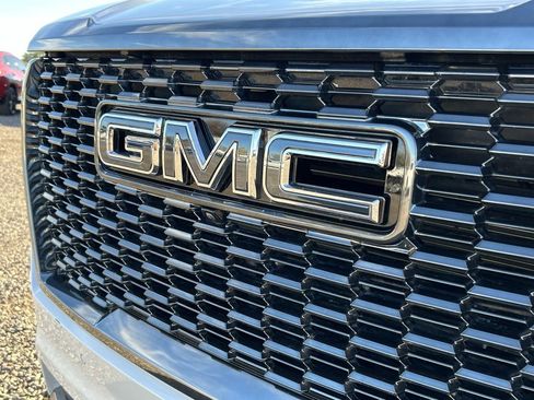 Used 2024 GMC Yukon XL Denali Ultimate image 32