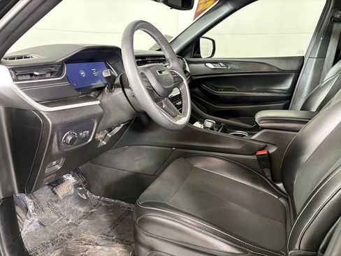 Used 2023 Jeep Grand Cherokee L Laredo image 22