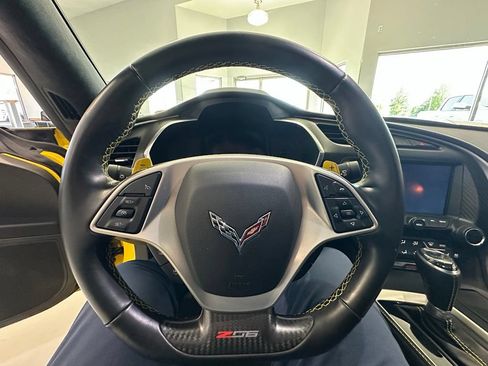 Used 2019 Chevrolet Corvette Z06 RWD image 16
