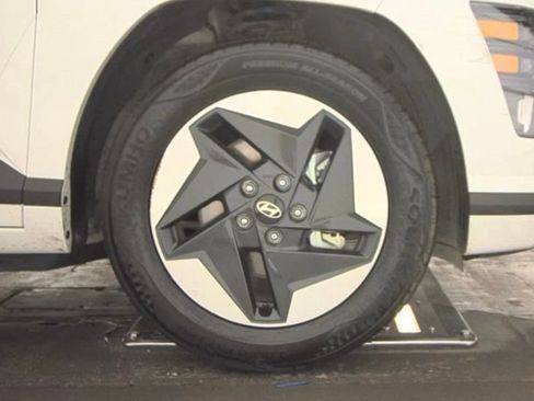 Certified 2025 Hyundai Kona SEL FWD image 10
