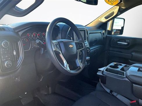 Used 2021 Chevrolet Silverado 2500 Custom w/ Custom Value Package image 12