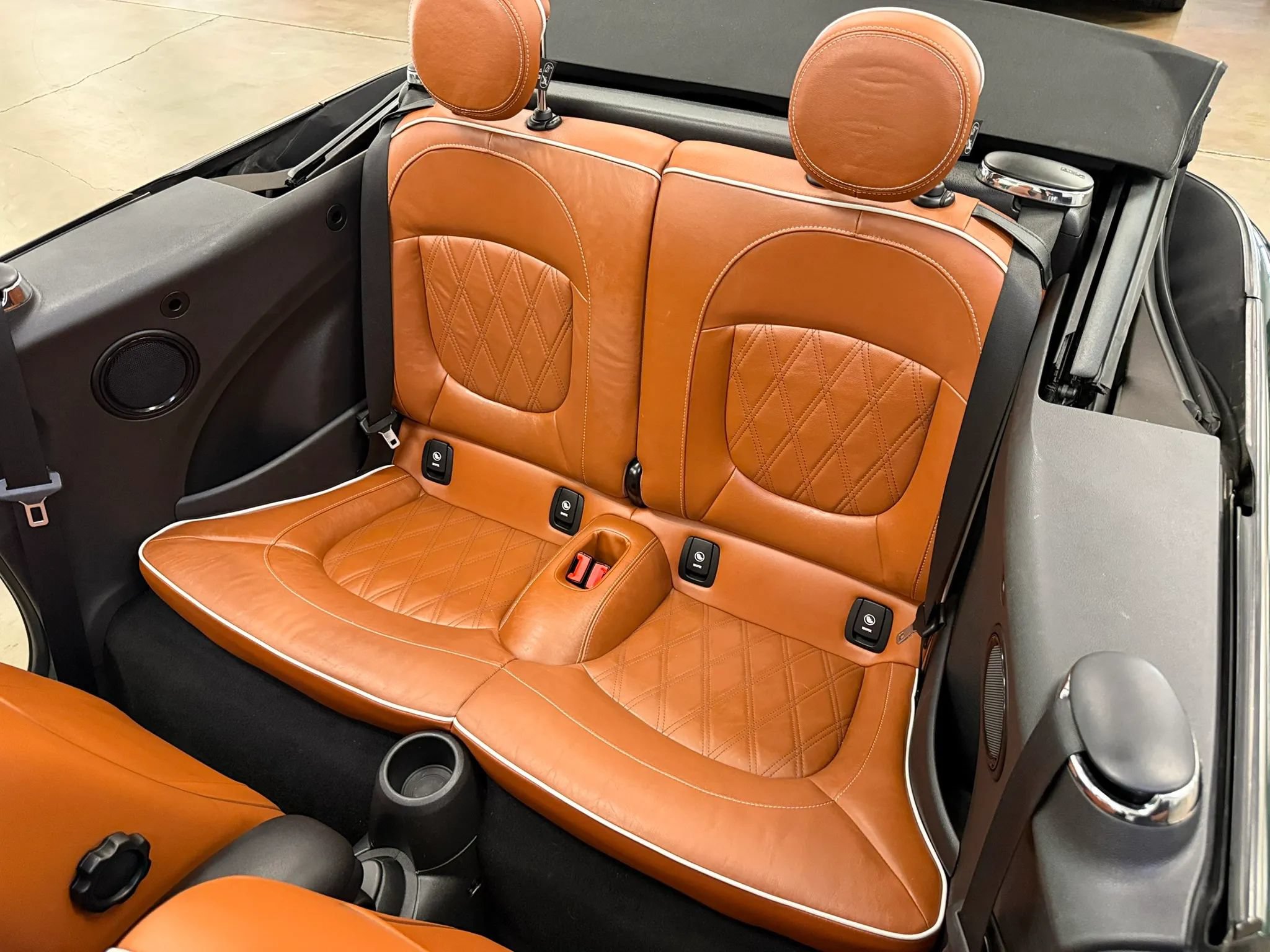 Used 2019 MINI Cooper S w/ Signature Upholstery Package FWD image 15