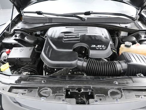 Used 2023 Chrysler 300 Touring w/ Sport Appearance Package image 16