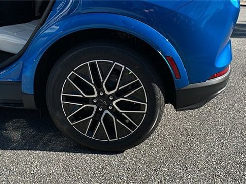 New 2025 Ford Mustang Mach-E Premium image 19