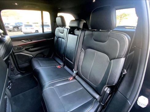 Certified 2023 Jeep Grand Cherokee Overland image 26