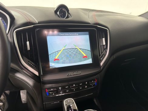 Used 2019 Maserati Ghibli RWD image 17