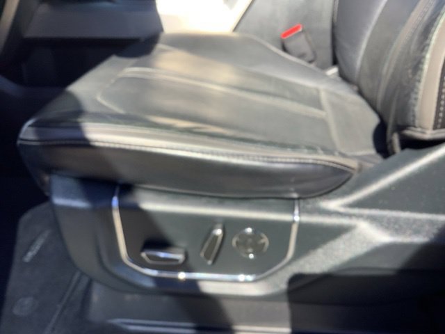 Used 2015 Ford F150 Platinum w/ Equipment Group 701A Luxury AWD/4WD image 16