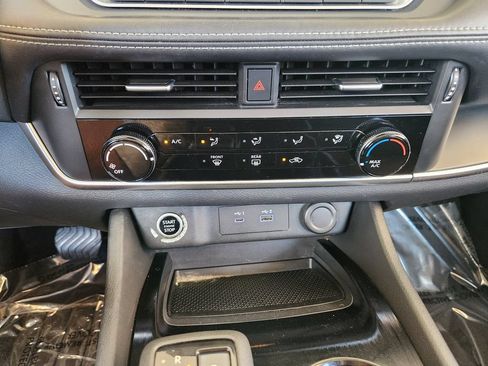 Used 2021 Nissan Rogue S FWD image 20