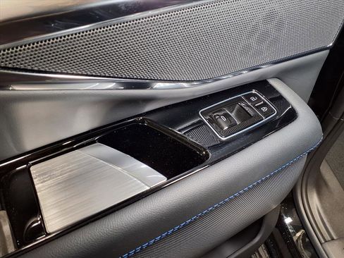 Used 2026 Cadillac Escalade IQL Luxury image 14