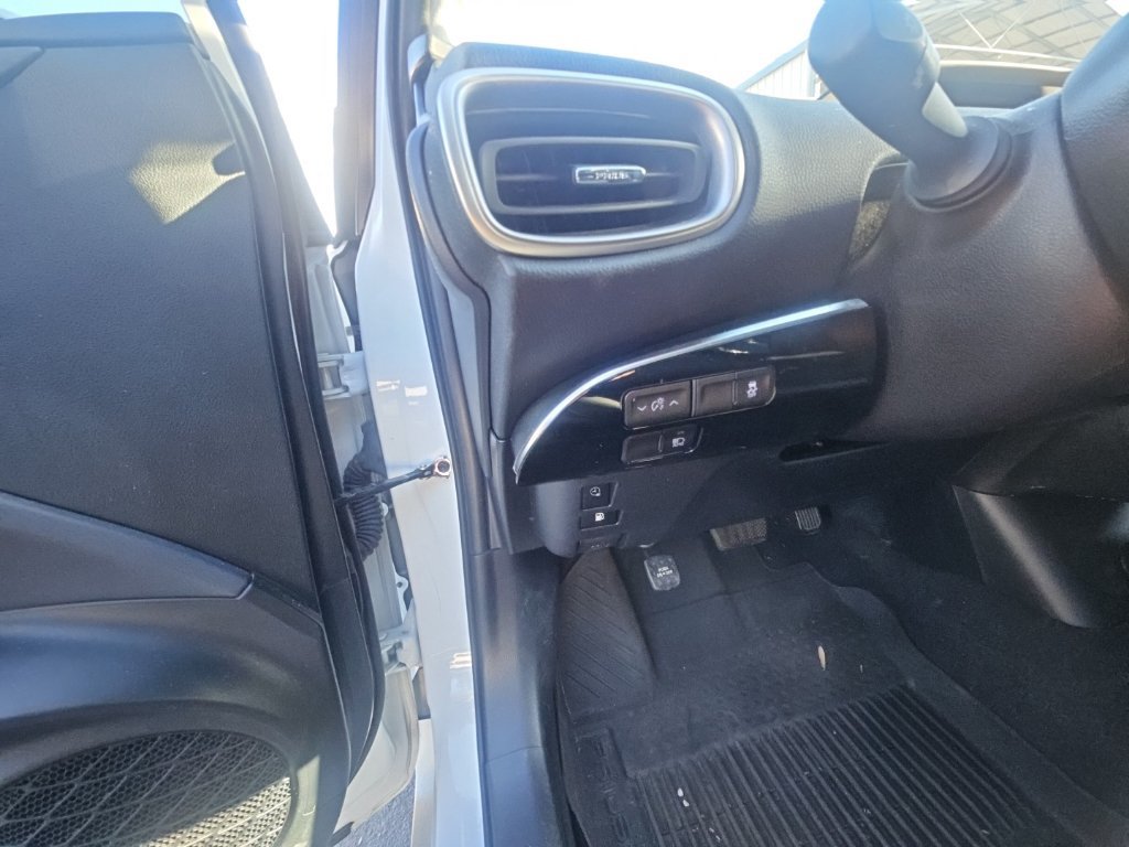 Used 2022 Toyota Prius Prime XLE FWD image 11