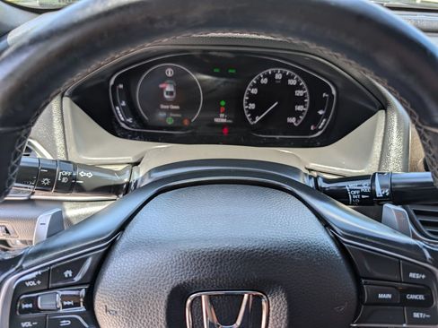 Used 2018 Honda Accord Sport image 29